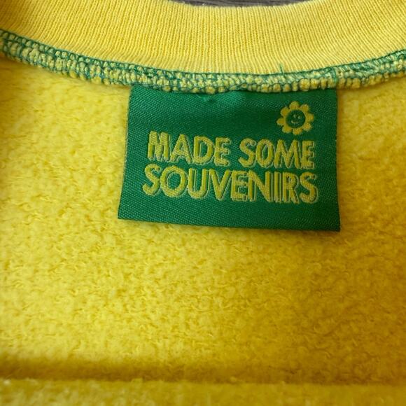 NWOT Made Some Souvenirs Sagrada Familia Sweatshirt Yellow Size Medium - Picture 5 of 9